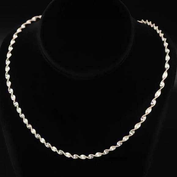 Sterling Silver 925 ITALY KA 1772 4mm Twisted Herringbone Chain Necklace 17.75" - Picture 1 of 7